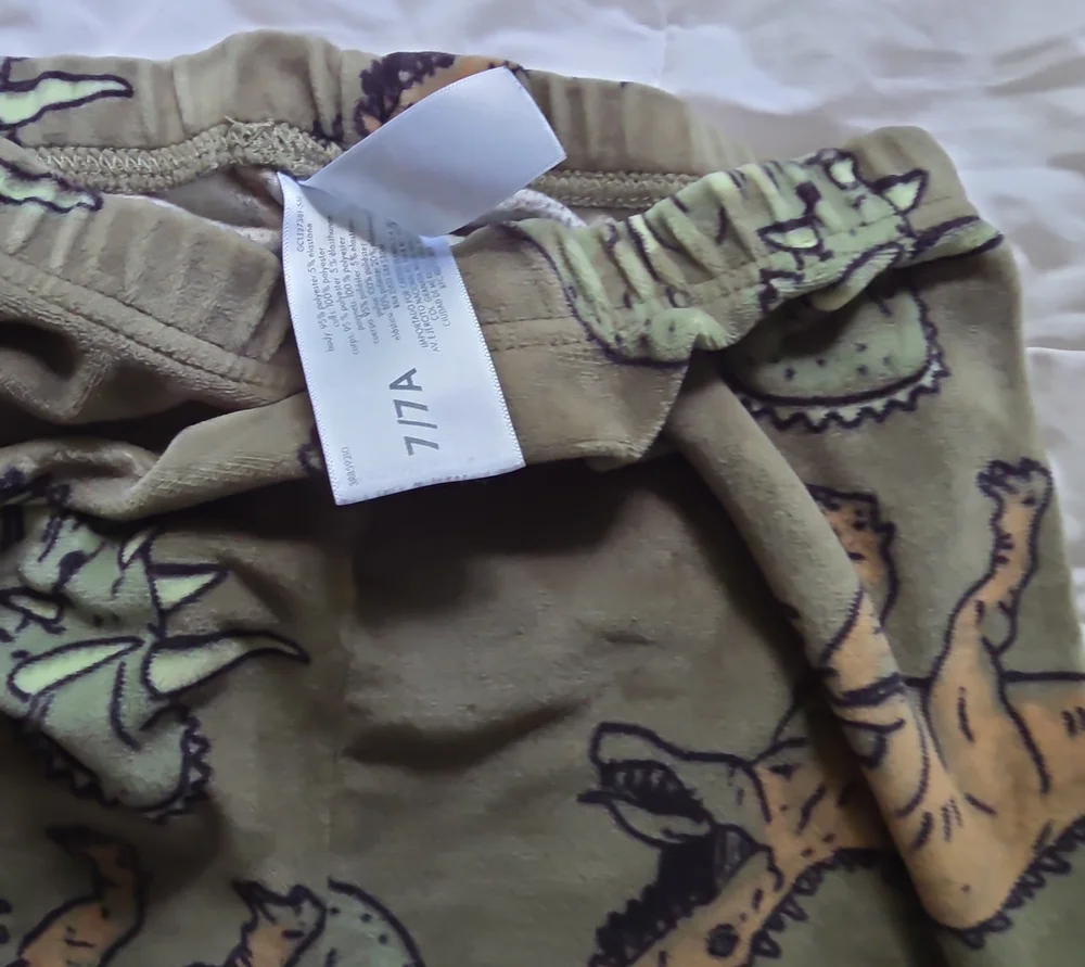 Boys Carter Pjs Size 7
